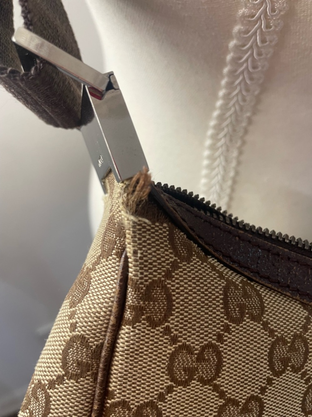 Authentic Gucci Beige GG Canvas Shoulder Bag with Black Strap - Picture 6 of 13